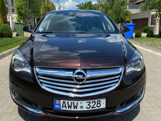 Opel Insignia foto 1