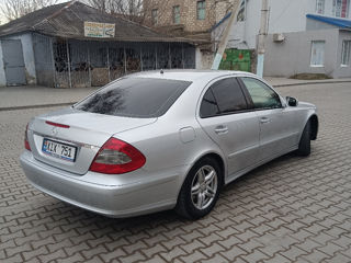 Mercedes E-Class foto 2