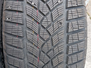 225 55 R16 Goodyear Ultra Grip foto 2