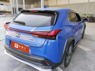 Lexus UX 300e foto 8