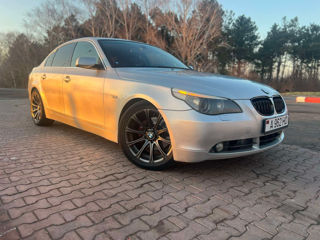 BMW 5 Series foto 4