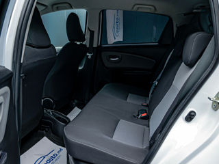 Toyota Yaris фото 7