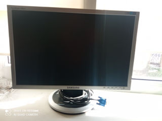 Отличный Монитор!/ + Blocul Tot Setul Samsung 19 Monitor Led