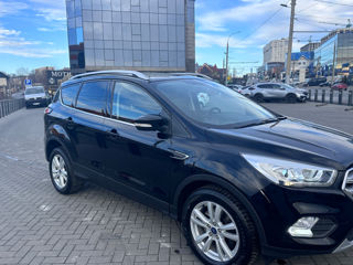 Ford Kuga foto 2