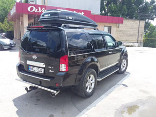 Nissan Pathfinder foto 3