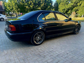 BMW 5 Series foto 6