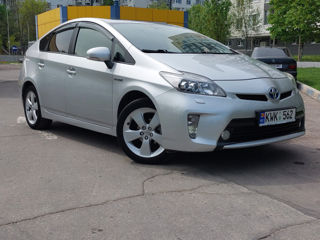 Toyota Prius фото 3