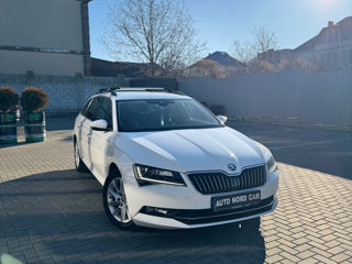 Skoda Superb foto 2