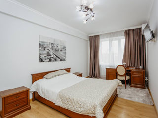 Apartament cu 3 camere, 105 m², Buiucani, Chișinău foto 5