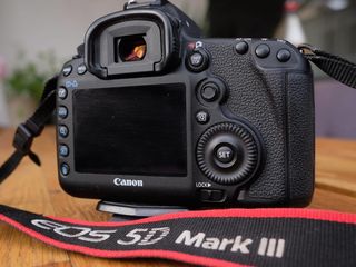 Canon EOS 5D Mark III (body) & Obiectiv Canon EF 24-105mm foto 5