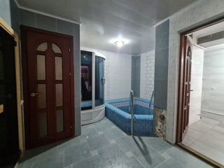 Casă de tip TownHouse în 3 niveluri! Buiucani, str. Liviu Deleanu, 250 m2+1 ar teren. Euroreparație! foto 17