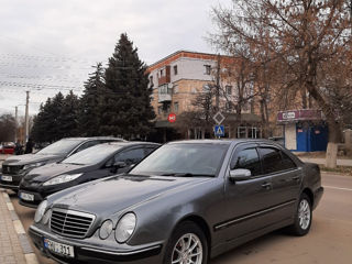 Mercedes E-Class foto 2