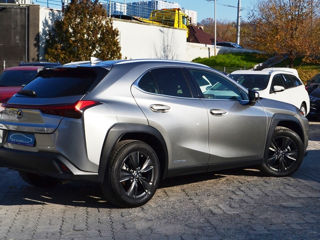 Lexus UX foto 2