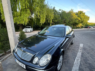 Mercedes E-Class foto 1