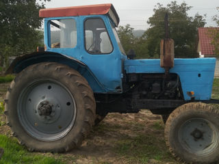 Vînd tractor foto 3