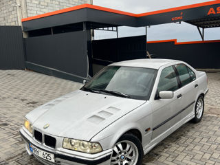 BMW 3 Series foto 3