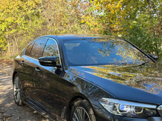 BMW 5 Series foto 3