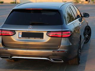 Mercedes E-Class фото 1