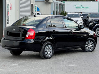 Hyundai Accent foto 3