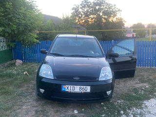 Ford Fiesta foto 3