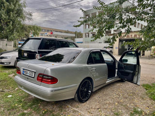 Mercedes E-Class foto 8