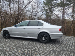 BMW 5 Series foto 6