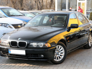 BMW 5 Series foto 2