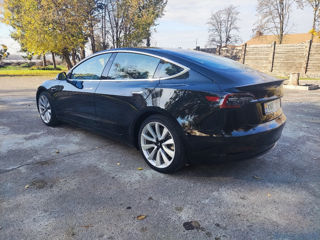 Tesla Model 3 foto 2