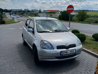 Toyota Yaris foto 2