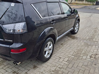 Mitsubishi Outlander foto 2