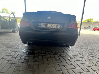 BMW 5 Series foto 6