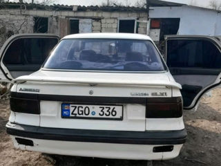 Mitsubishi Lancer foto 2