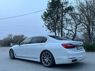 BMW 7 Series foto 2