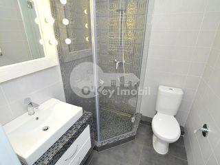 Apartament de Lux cu 5 camere, 205 mp, Centru, Melestiu 2000 € foto 9