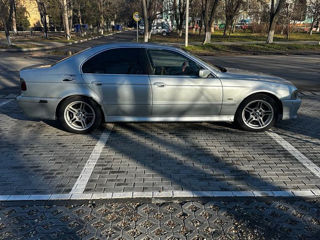 BMW 5 Series foto 4