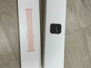 Apple Watch Series 5 , Gold Aluminum Case 40mm, Pink Sport Band foto 3