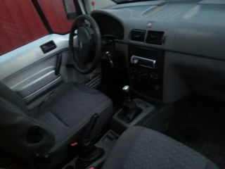 Ford Transit Connect foto 2