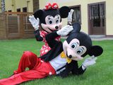 Mascote Disney… Fiți fericiți alături de Hello Kitty și Minion! foto 2