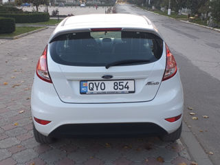 Ford Fiesta foto 5