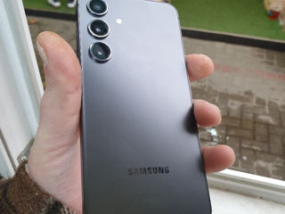 Samsung S24