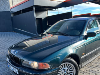 BMW 5 Series foto 3