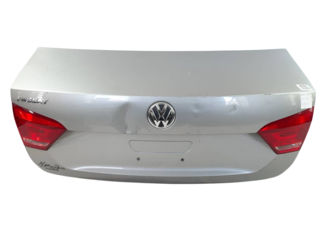 Крышка багажника Volkswagen Passat 561827025D