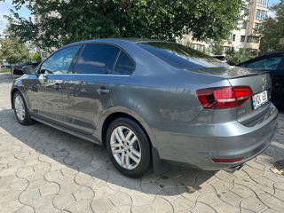 Volkswagen Jetta foto 4