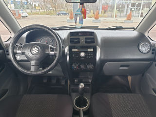 Suzuki SX4 foto 8