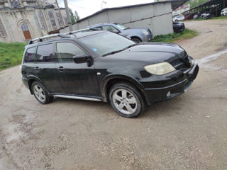 Mitsubishi Outlander foto 2