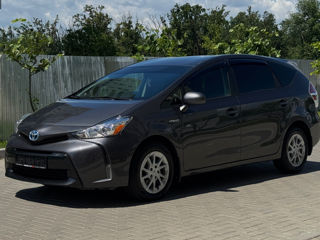 Toyota Prius v, 2015 г.