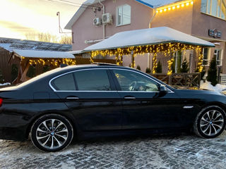 BMW 5 Series foto 4