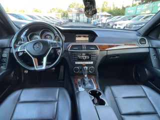 Mercedes C-Class фото 10