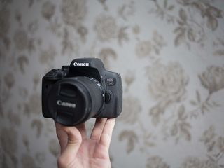 Canon 750D (la cutie) foto 2