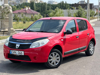 Dacia Sandero foto 1